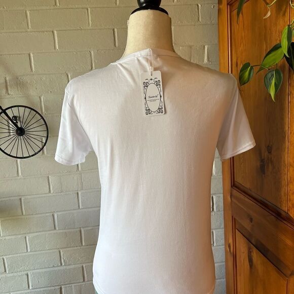 White graphic tee making magic happen NWOT - Picture 5 of 5